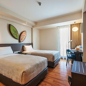 Interconnecting Deluxe Double Twin Room